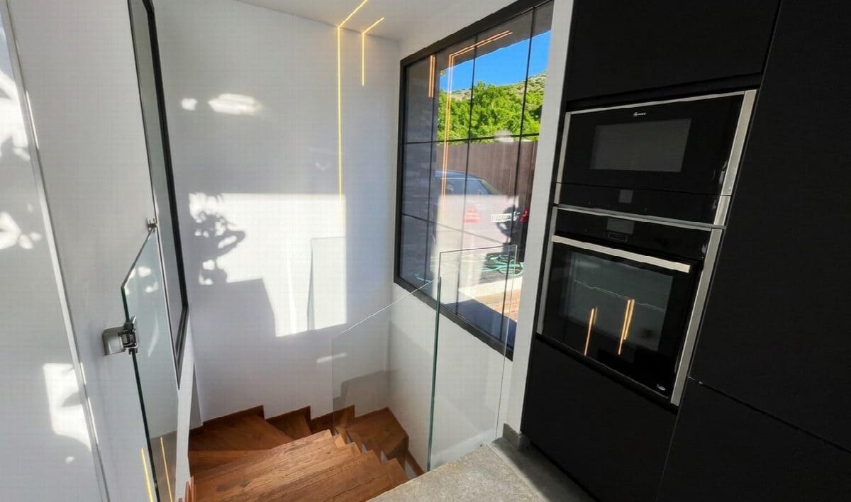 5 sovrum Villa till salu i Mijas Costa med pool garage - 1 600 000 € (Ref: 9758813)