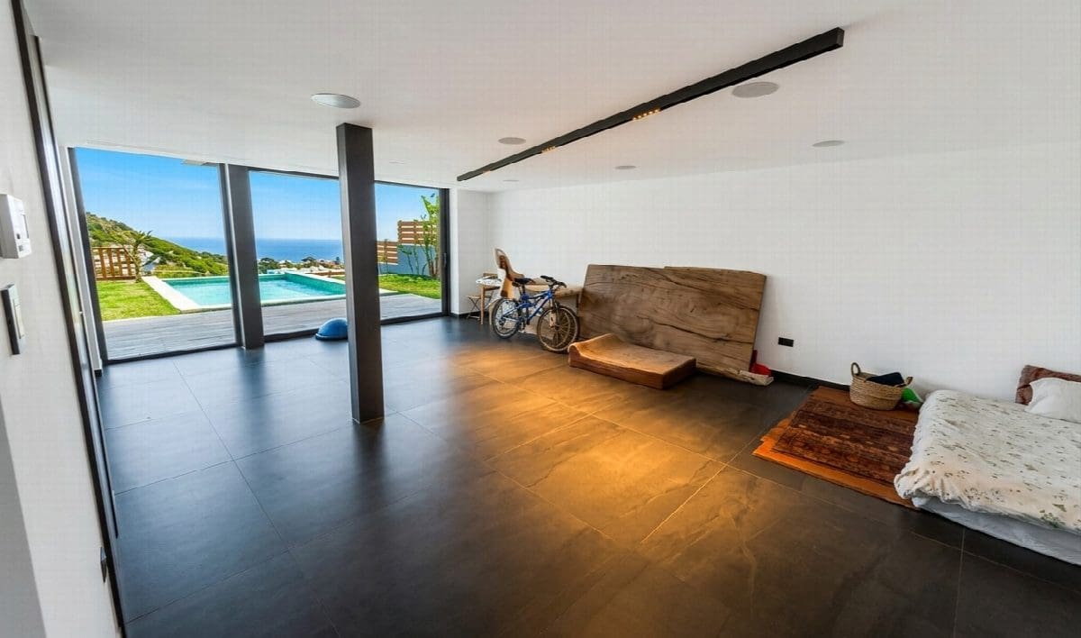 5 sovrum Villa till salu i Mijas Costa med pool garage - 1 600 000 € (Ref: 9758813)