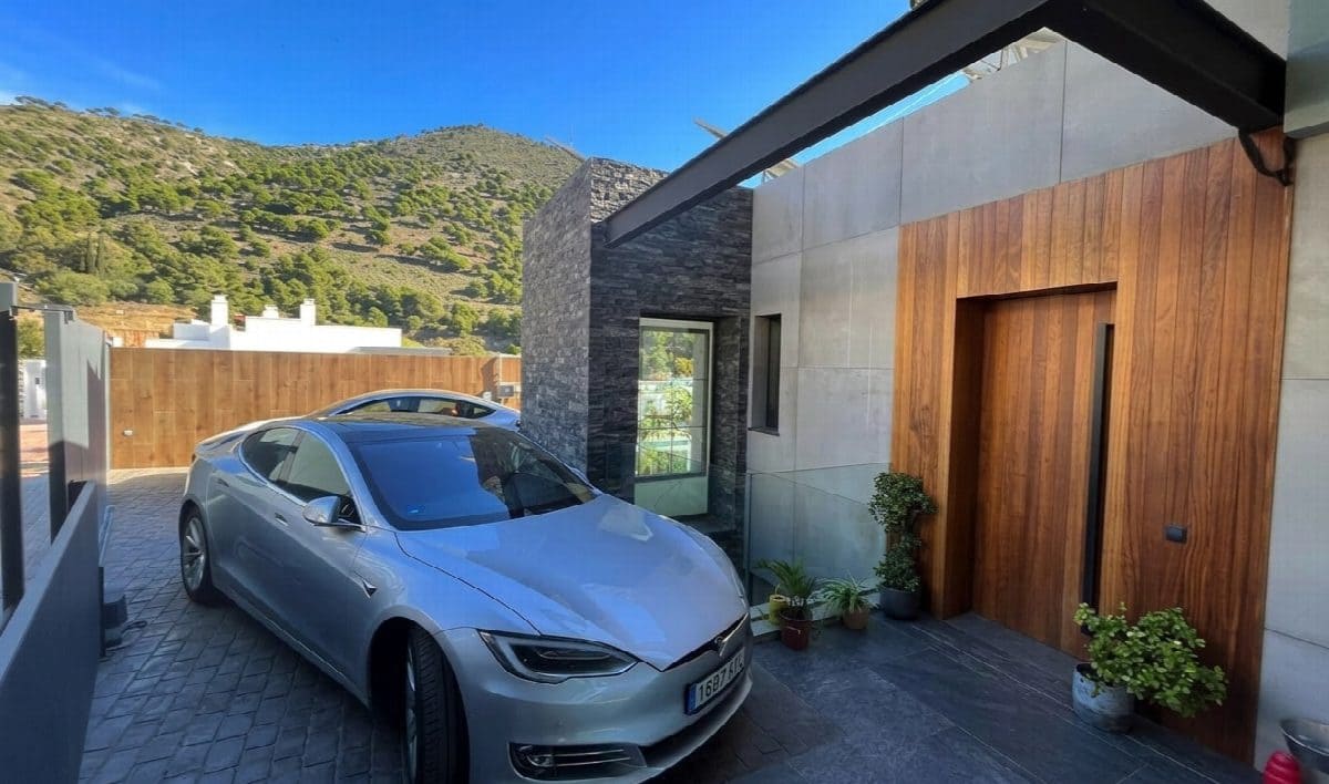 5 sovrum Villa till salu i Mijas Costa med pool garage - 1 600 000 € (Ref: 9758813)