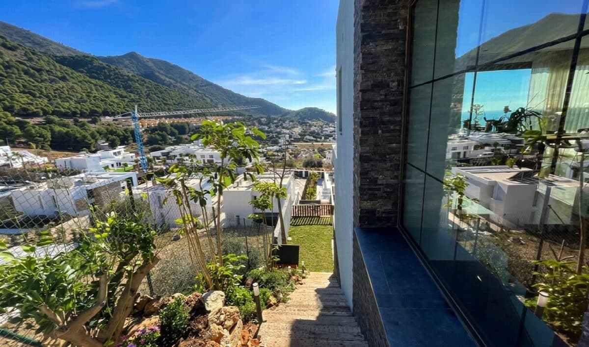 5 sovrum Villa till salu i Mijas Costa med pool garage - 1 600 000 € (Ref: 9758813)