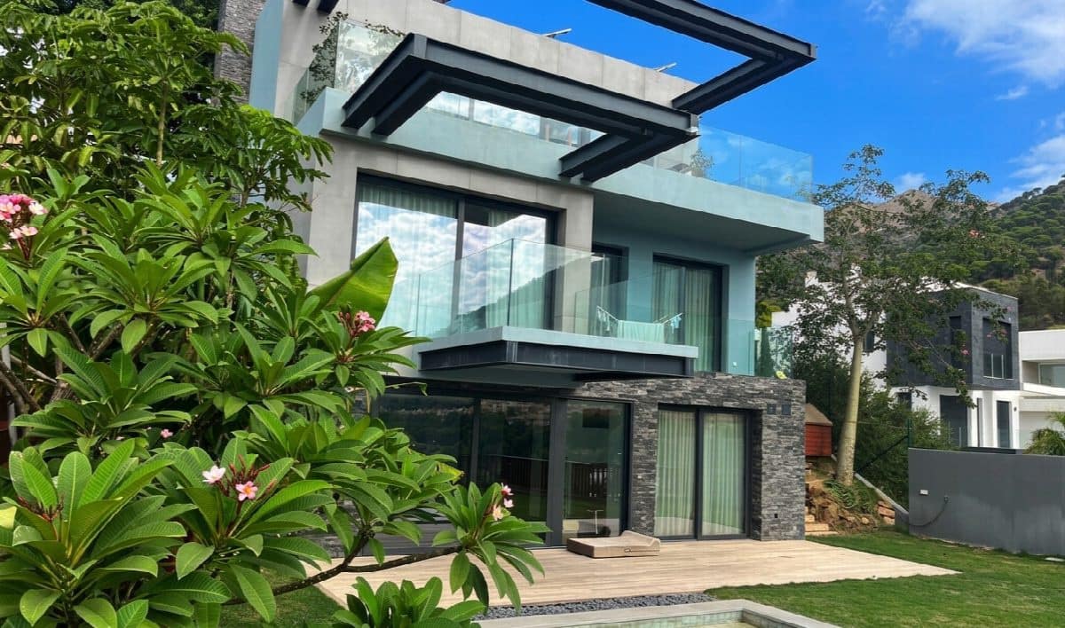 5 sovrum Villa till salu i Mijas Costa med pool garage - 1 600 000 € (Ref: 9758813)