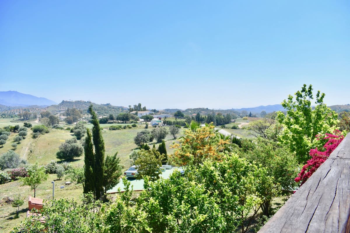 Chalet de 4 habitaciones en Mijas Costa en venta con piscina garaje - 1.195.000 € (Ref: 9758814)