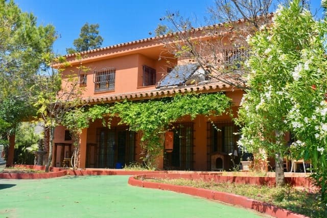 Chalet de 4 habitaciones en Mijas Costa, Mijas en venta con piscina - 1.195.000 € (Ref: 9758814)