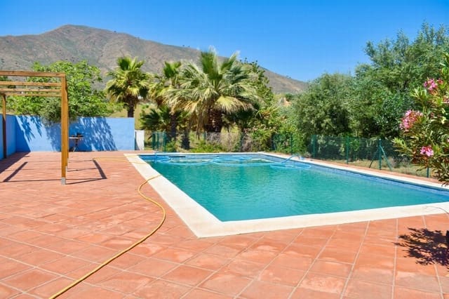 Chalet de 4 habitaciones en Mijas Costa, Mijas en venta con piscina - 1.195.000 € (Ref: 9758814)