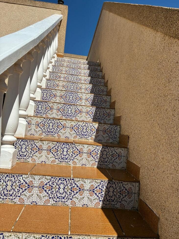 3 bedroom Villa for sale in Filipinas with pool garage - € 249,950 (Ref: 9761865)