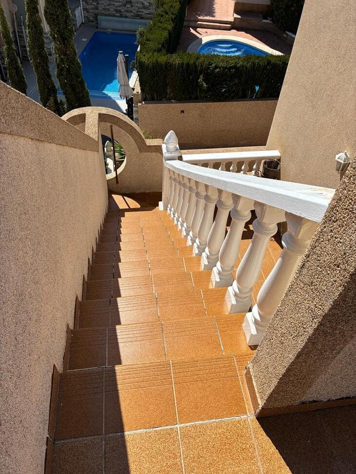 3 bedroom Villa for sale in Filipinas with pool garage - € 249,950 (Ref: 9761865)