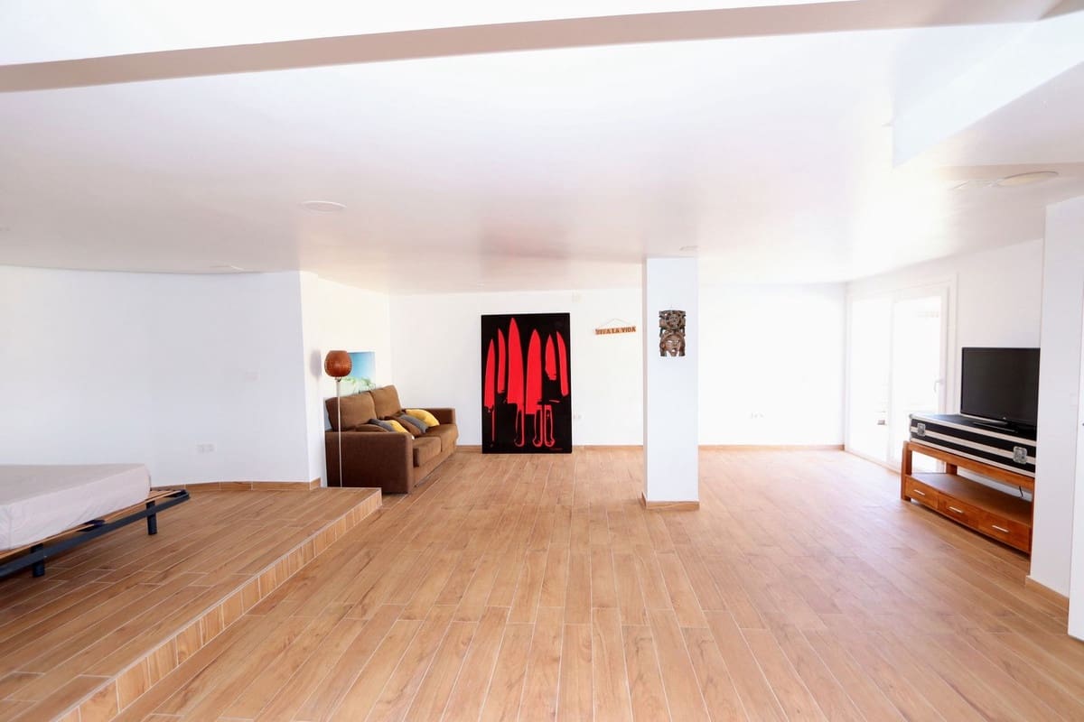 3 makuuhuone Huvila myytävänä paikassa Villamartin mukana uima-altaan - 369 000 € (Ref: 9761871)