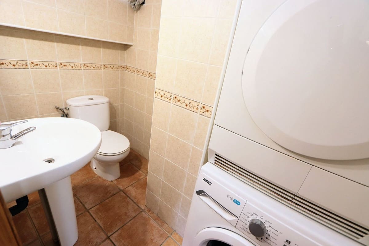 3 bedroom Villa for sale in Villamartin with pool - € 369,000 (Ref: 9761871)