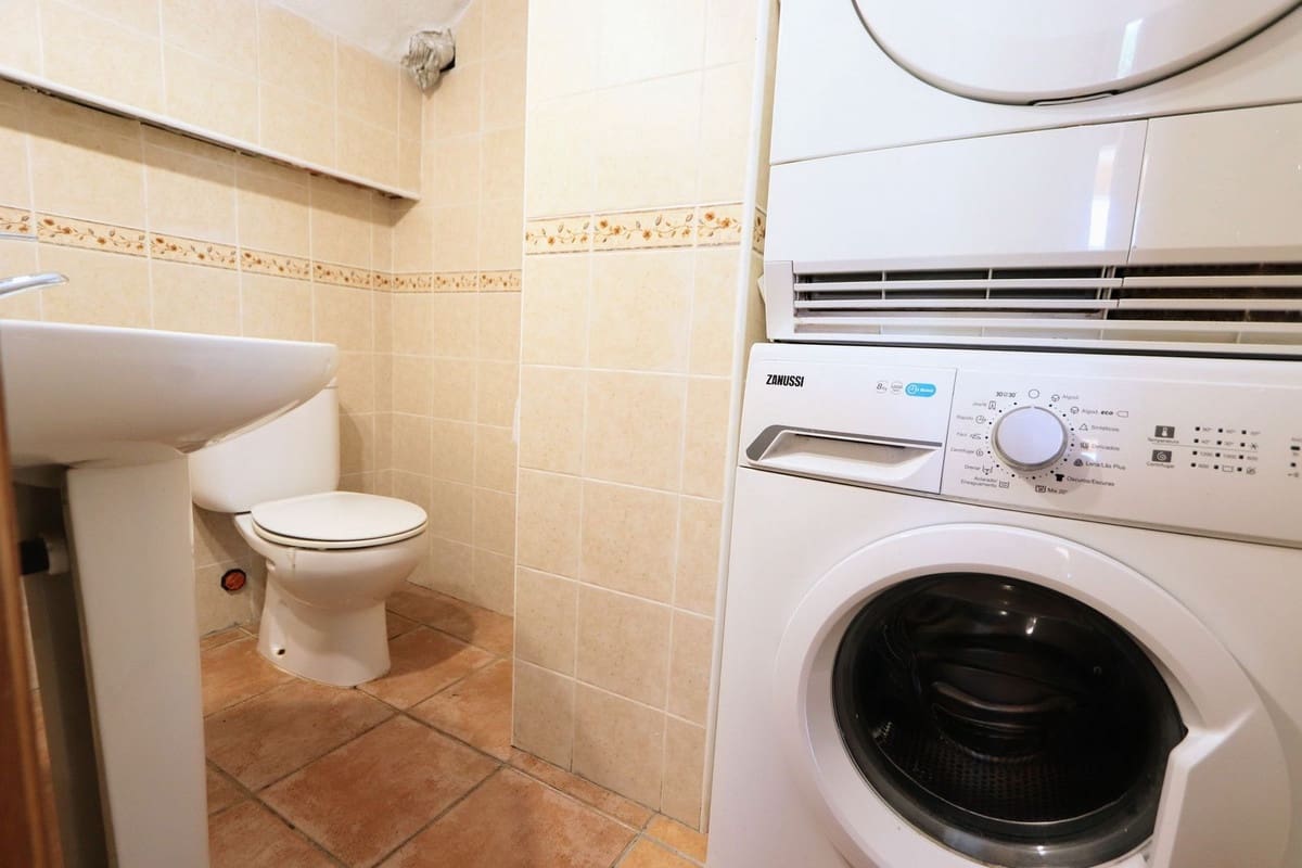 3 bedroom Villa for sale in Villamartin with pool - € 369,000 (Ref: 9761871)