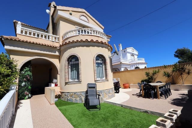3 slaapkamer Villa te koop in Villamartin, Orihuela met zwembad - € 369.000 (Ref: 9761871)
