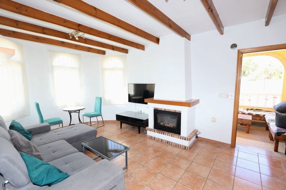 3 bedroom Villa for sale in Villamartin with pool - € 369,000 (Ref: 9761871)