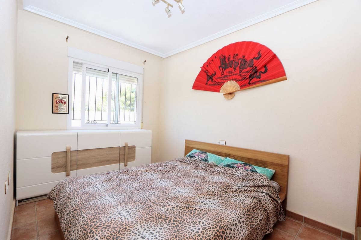 3 bedroom Villa for sale in Villamartin with pool - € 369,000 (Ref: 9761871)