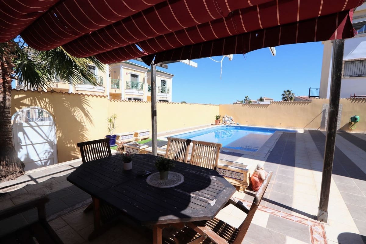 3 bedroom Villa for sale in Villamartin with pool - € 369,000 (Ref: 9761871)