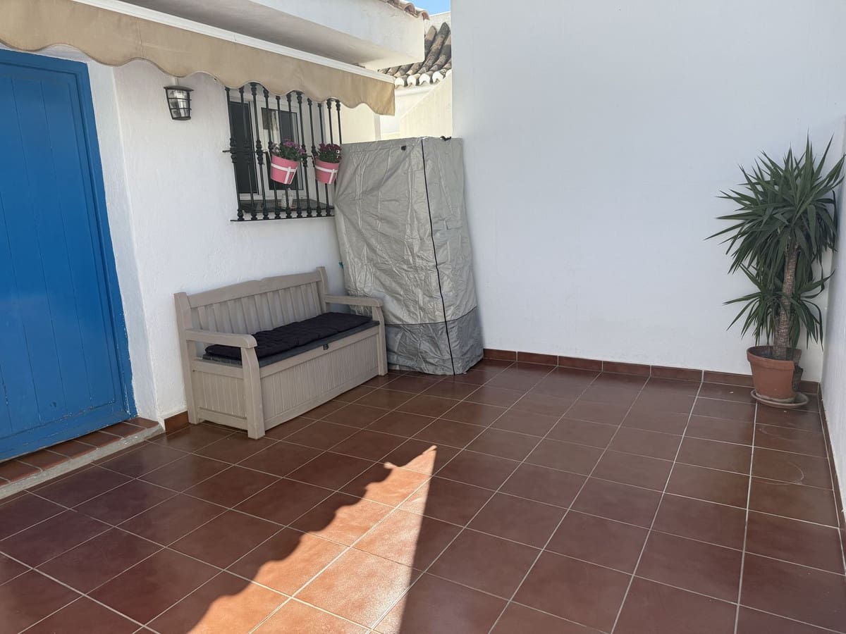 3 makuuhuone Rivitalo myytävänä paikassa Mijas Golf mukana uima-altaan - 320 000 € (Ref: 9762003)