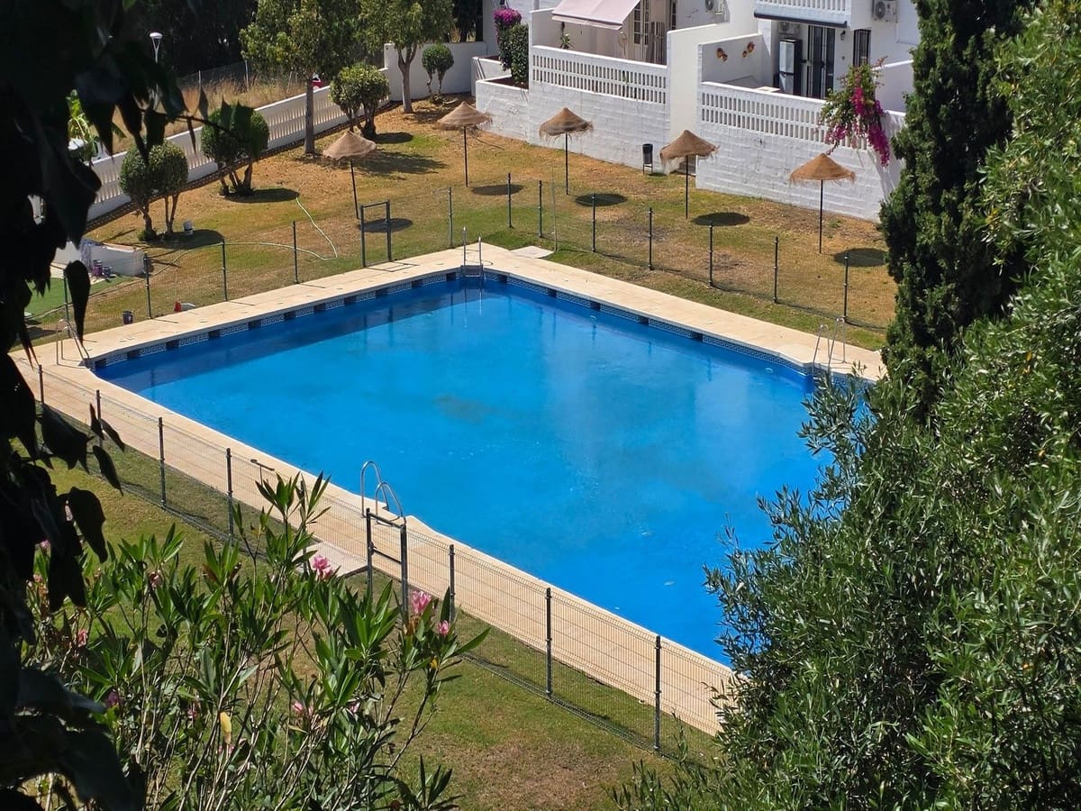 3 bedroom Terraced Villa for sale in Mijas Golf with pool - € 320,000 (Ref: 9762003)