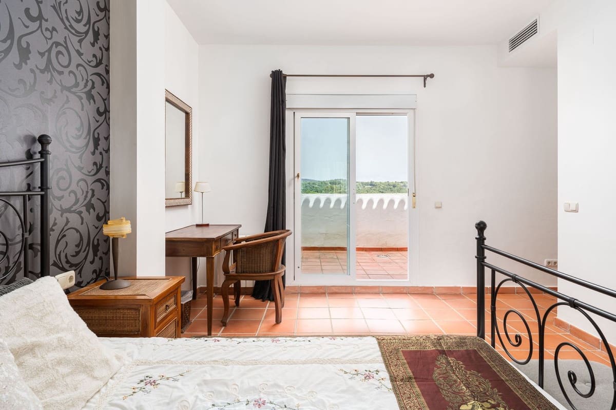 5 quarto Moradia para venda em Sotogrande - 980 000 € (Ref: 9763591)