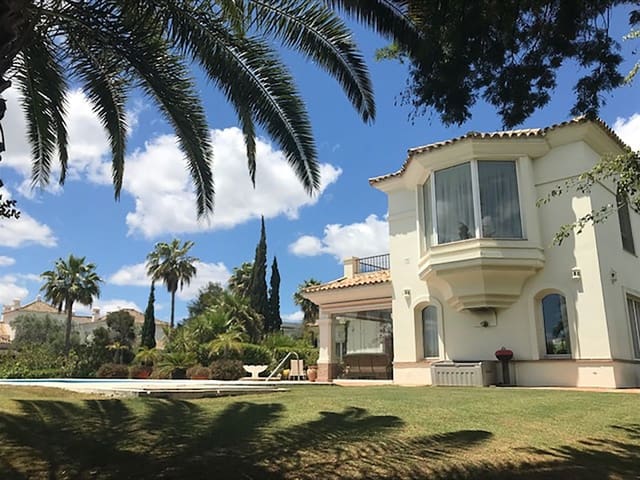 4 chambre Villa/Maison à vendre à Torreguadiaro, San Roque avec piscine - 1 700 000 € (Ref: 9763594)