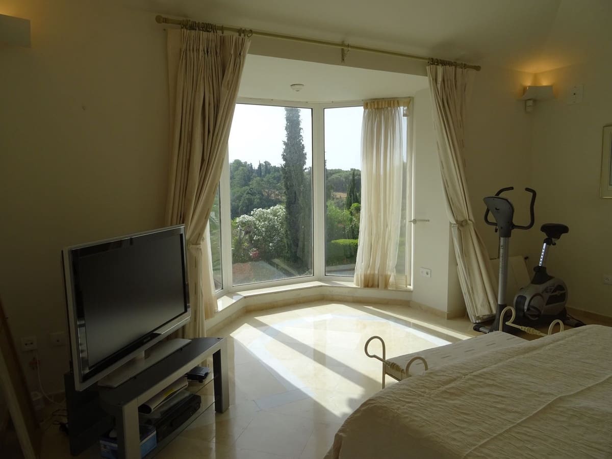 4 chambre Villa/Maison à vendre à Torreguadiaro avec piscine - 1 700 000 € (Ref: 9763594)