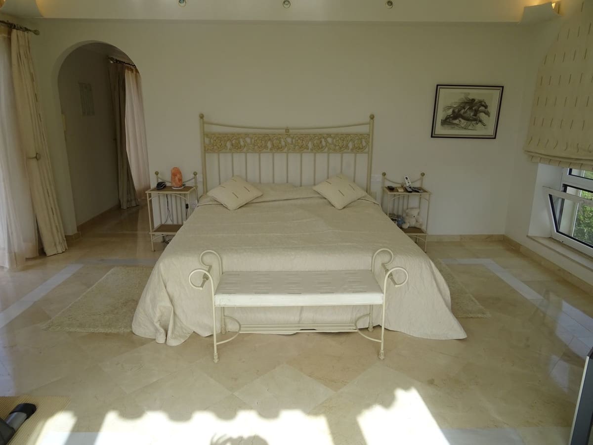 4 chambre Villa/Maison à vendre à Torreguadiaro avec piscine - 1 700 000 € (Ref: 9763594)