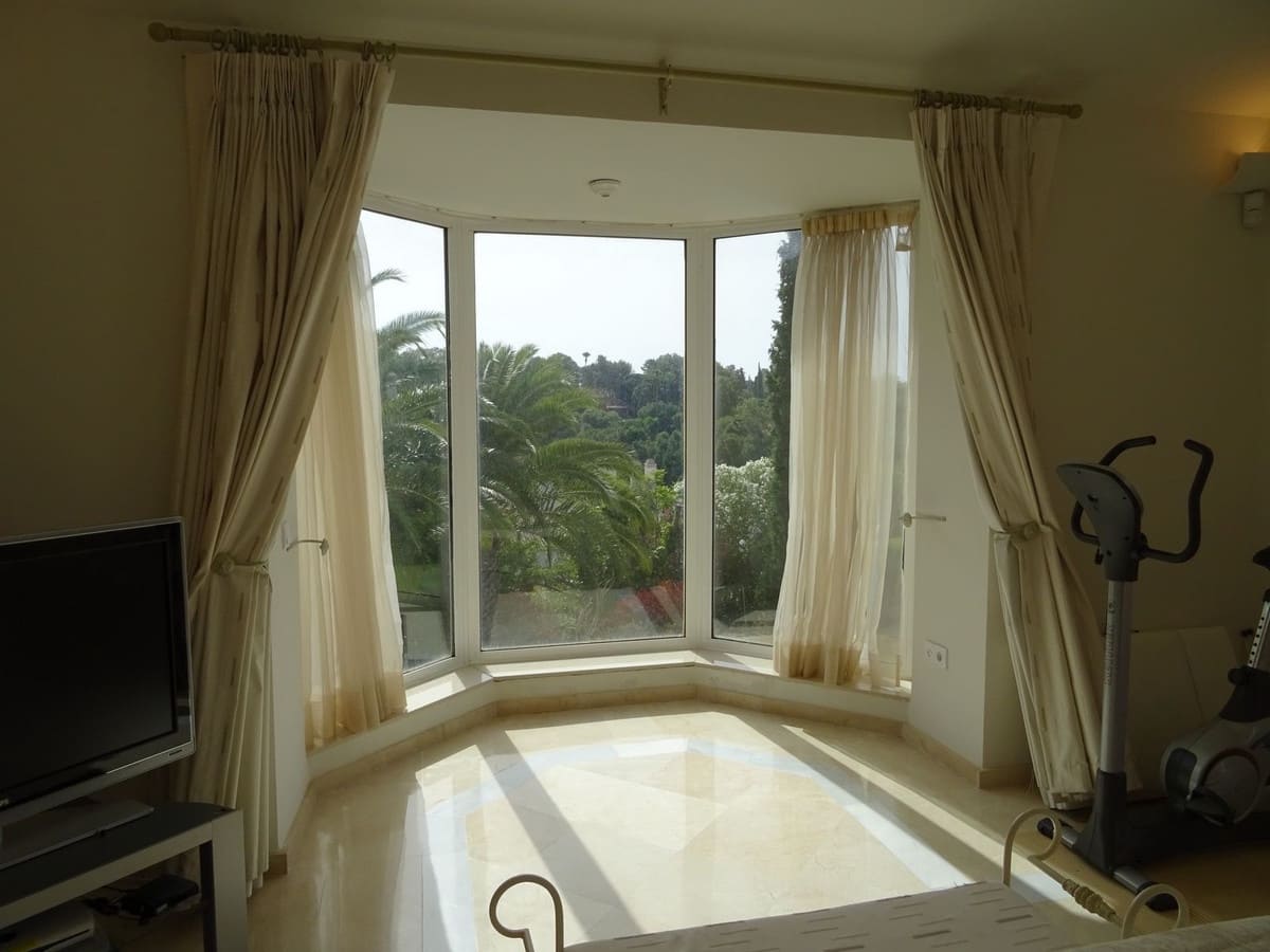 4 chambre Villa/Maison à vendre à Torreguadiaro avec piscine - 1 700 000 € (Ref: 9763594)