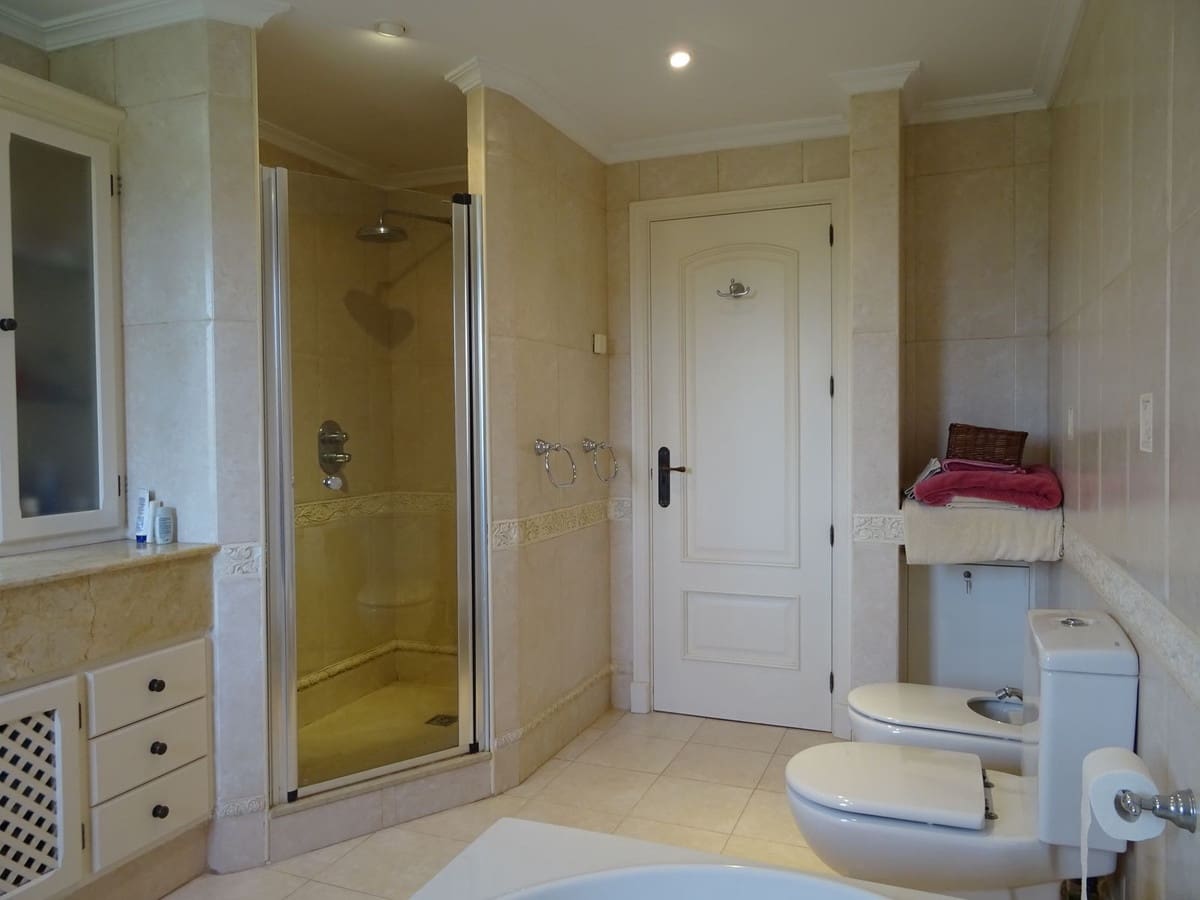 4 chambre Villa/Maison à vendre à Torreguadiaro avec piscine - 1 700 000 € (Ref: 9763594)