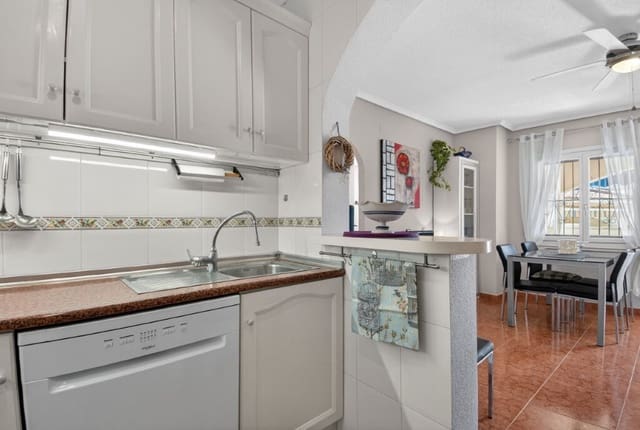 3 soveværelse Semi-Rækkehus til salg i Playa Flamenca, Orihuela med swimmingpool - € 249.000 (Ref: 9765109)