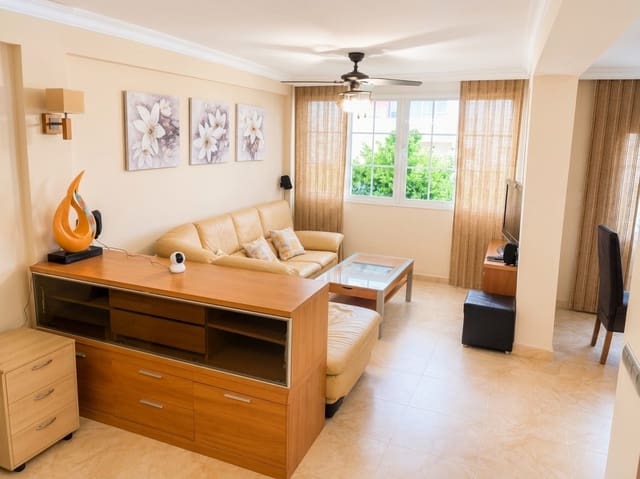 2 sovrum Lägenhet till salu i Zona Puerto Deportivo, Fuengirola med garage - 325 000 € (Ref: 9770525)