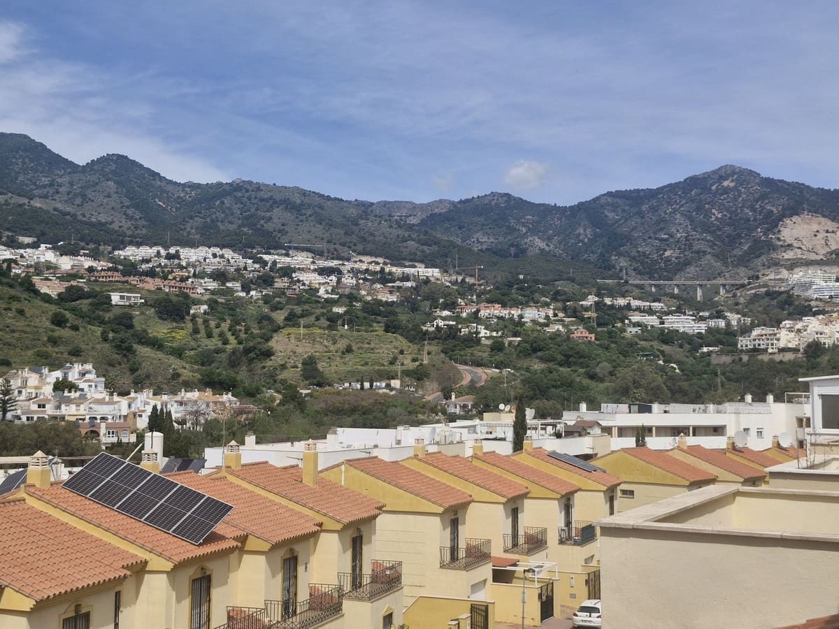 2 soveværelse Lejlighed til salg i Benalmadena med swimmingpool garage - € 285.000 (Ref: 9770526)