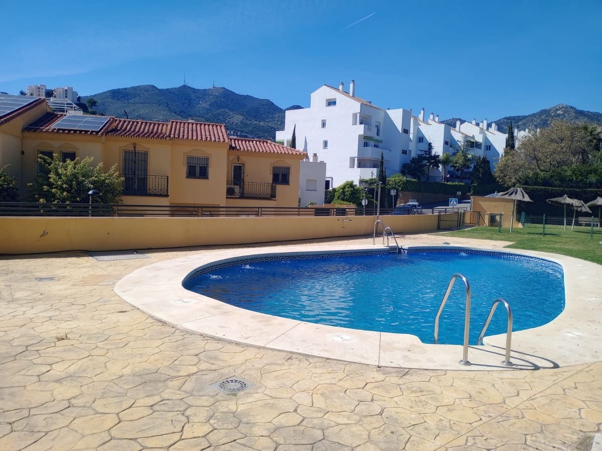 2 soveværelse Lejlighed til salg i Benalmadena med swimmingpool garage - € 285.000 (Ref: 9770526)