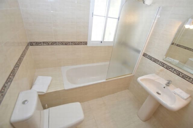 2 bedroom Apartment for sale in Parque de la Paloma, Benalmádena with garage - € 285,000 (Ref: 9770526)