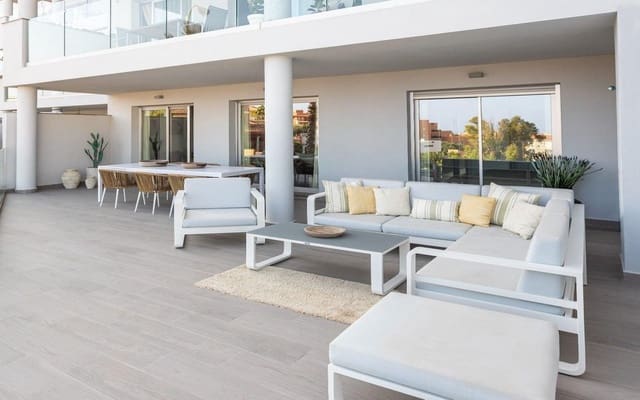 Apartamento de 3 habitaciones en Mijas Costa, Mijas en venta con piscina - 635.000 € (Ref: 9770528)