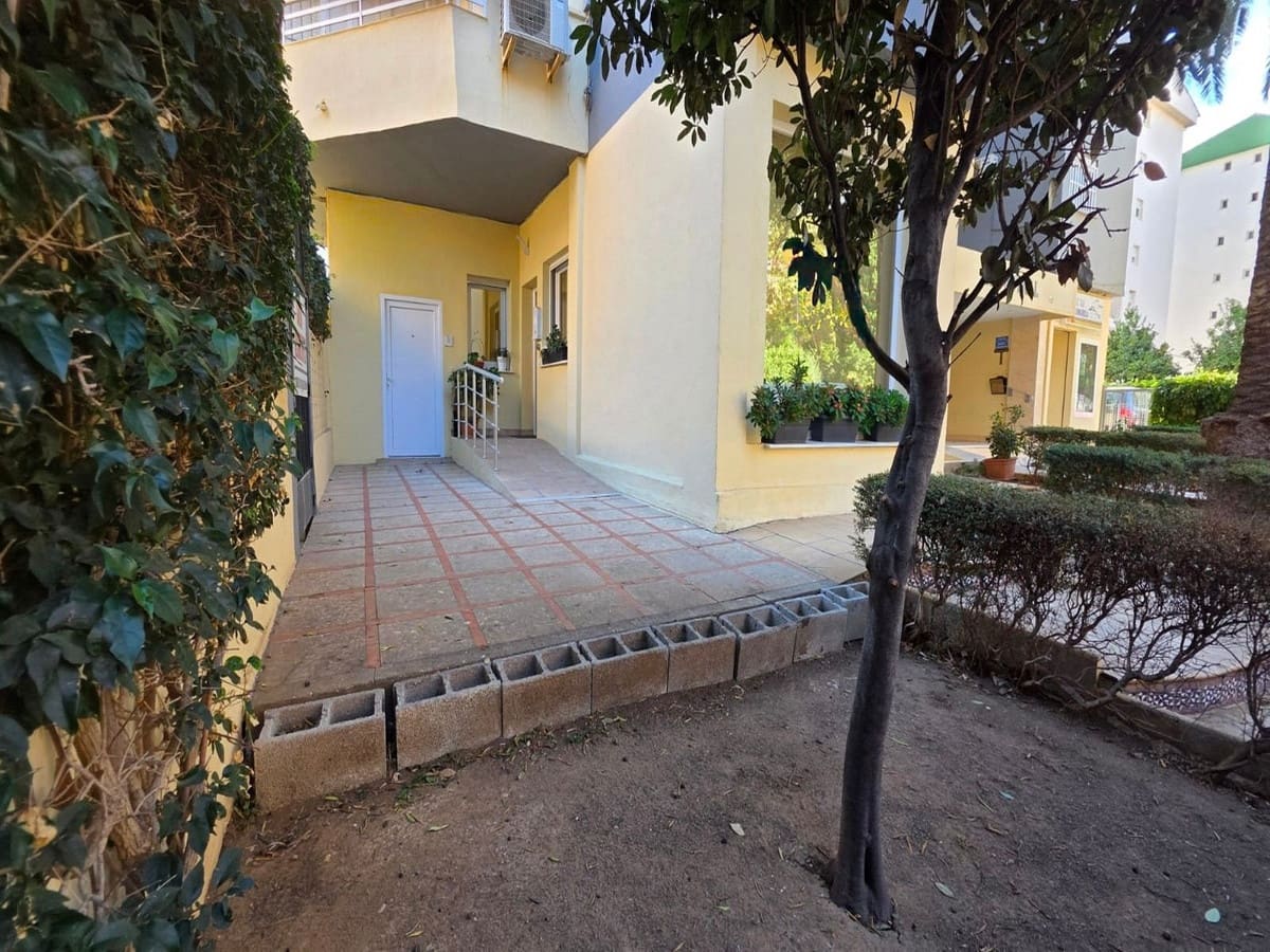 3 bedroom Apartment for sale in Fuengirola with pool - € 346,000 (Ref: 9770529)