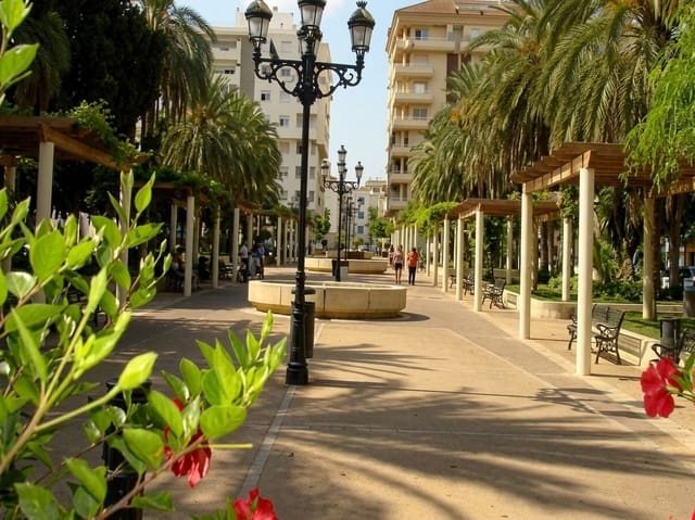 5 quarto Apartamento para venda em Los Boliches , Fuengirola com garagem - 742 000 € (Ref: 9770531)