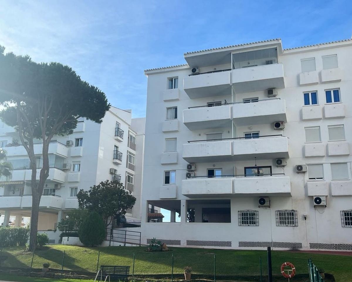 2 soveværelse Lejlighed til salg i Mijas Costa med swimmingpool garage - € 285.000 (Ref: 9770532)