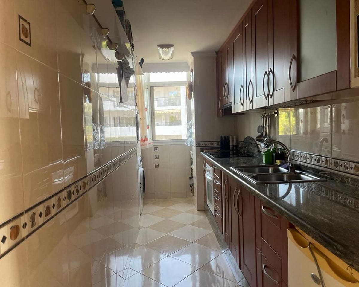 2 soveværelse Lejlighed til salg i Mijas Costa med swimmingpool garage - € 285.000 (Ref: 9770532)