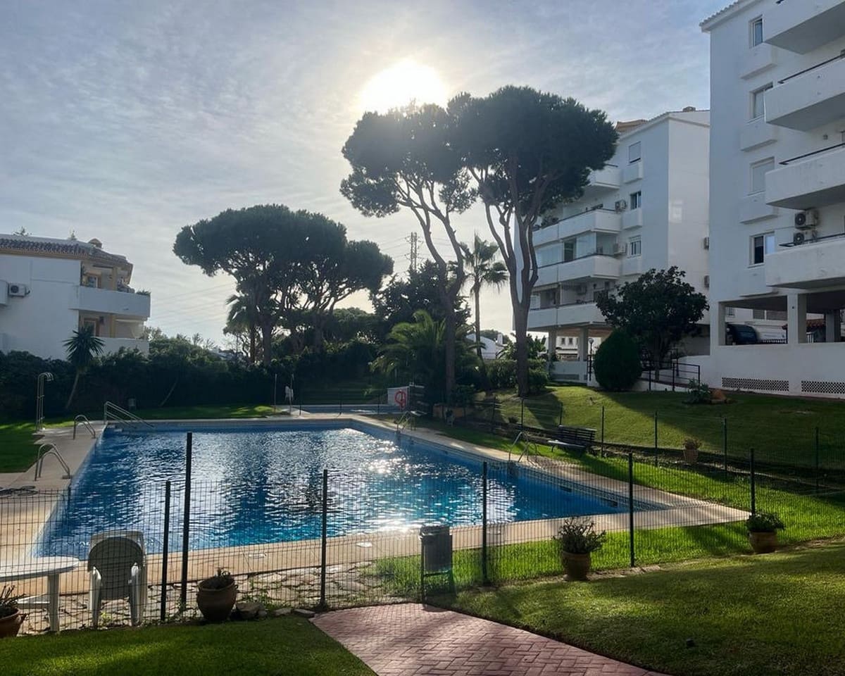 2 soveværelse Lejlighed til salg i Mijas Costa med swimmingpool garage - € 285.000 (Ref: 9770532)