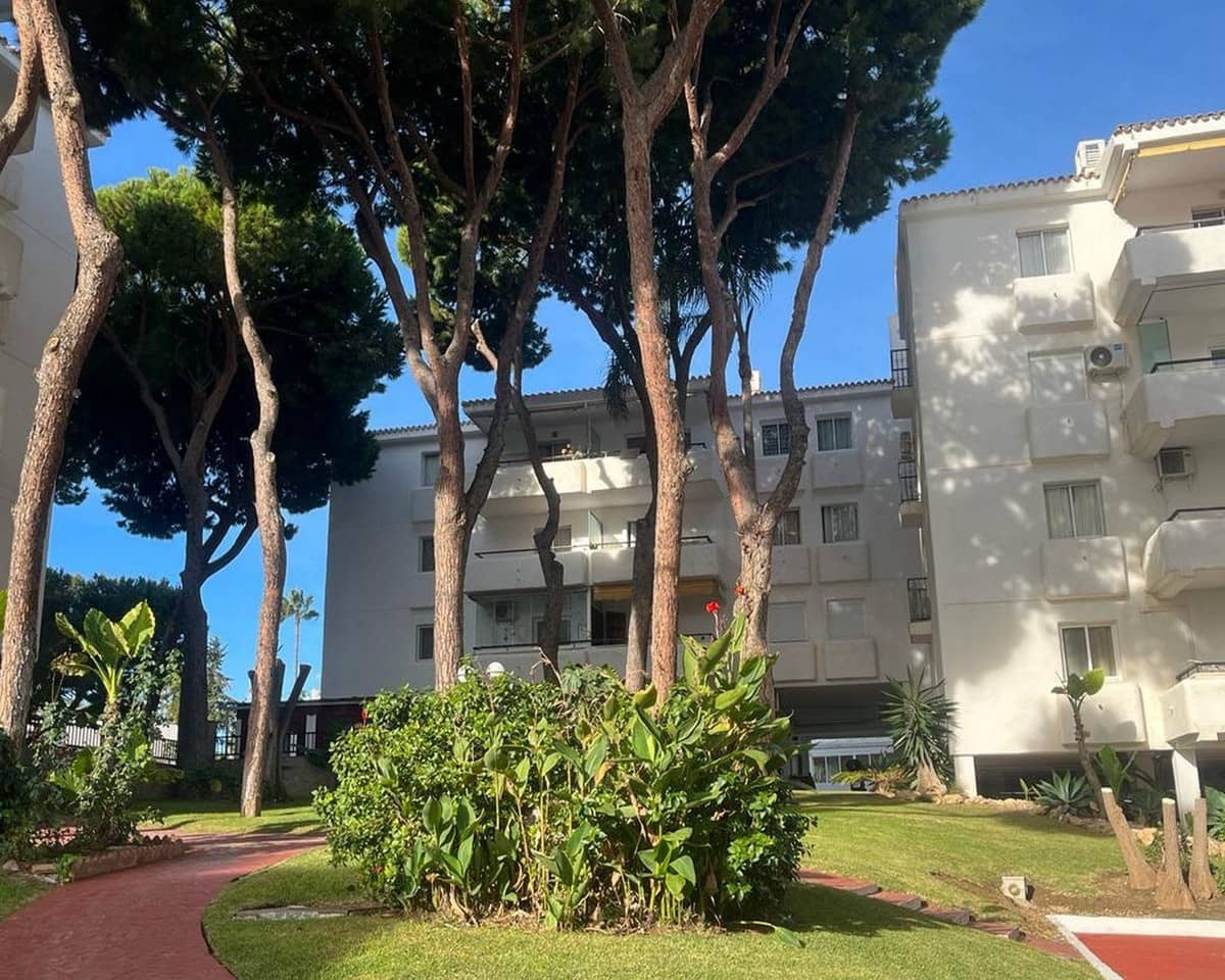 2 soveværelse Lejlighed til salg i Mijas Costa med swimmingpool garage - € 285.000 (Ref: 9770532)