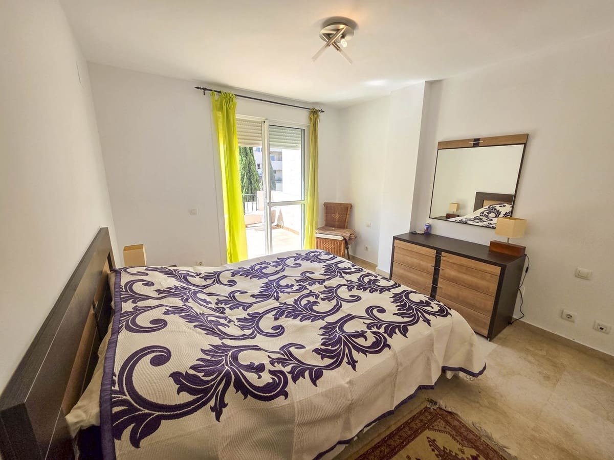 3 chambre Penthouse à vendre à La Duquesa / Puerto de la Duquesa avec garage - 325 000 € (Ref: 9770536)