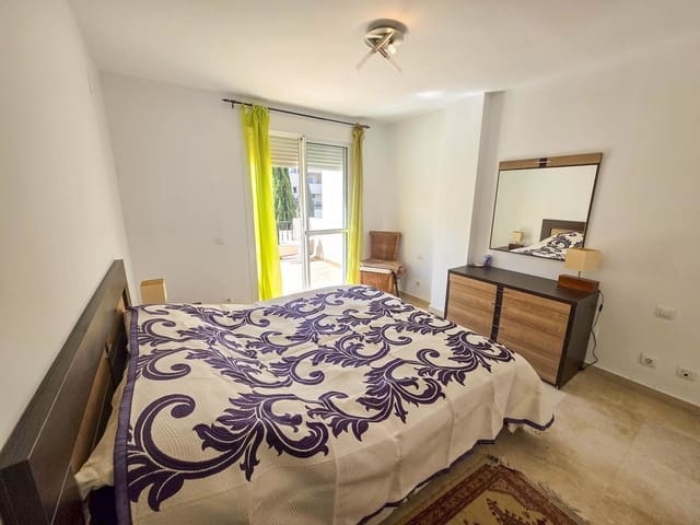 3 slaapkamer Penthouse te koop in La Duquesa / Puerto de la Duquesa, Manilva met garage - € 325.000 (Ref: 9770536)