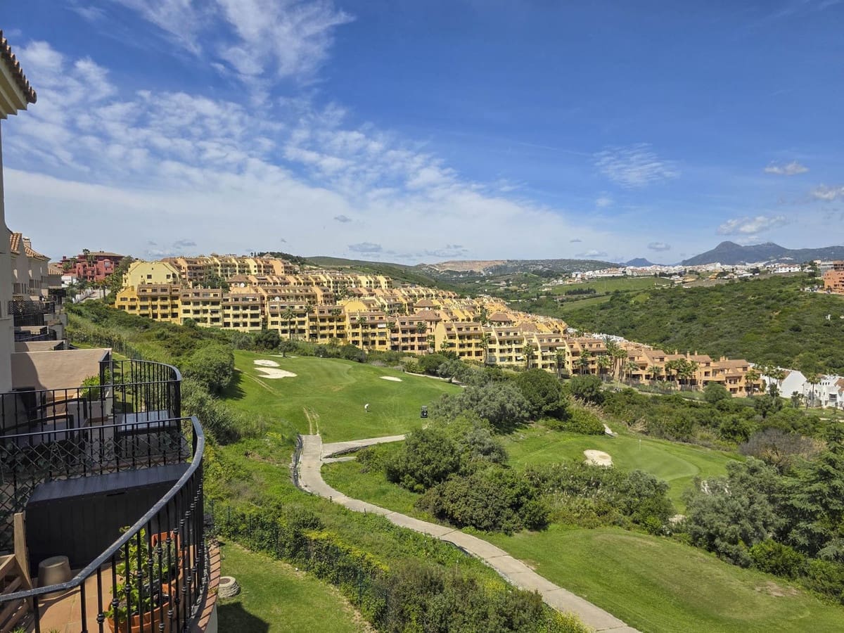 3 chambre Penthouse à vendre à La Duquesa / Puerto de la Duquesa avec garage - 325 000 € (Ref: 9770536)