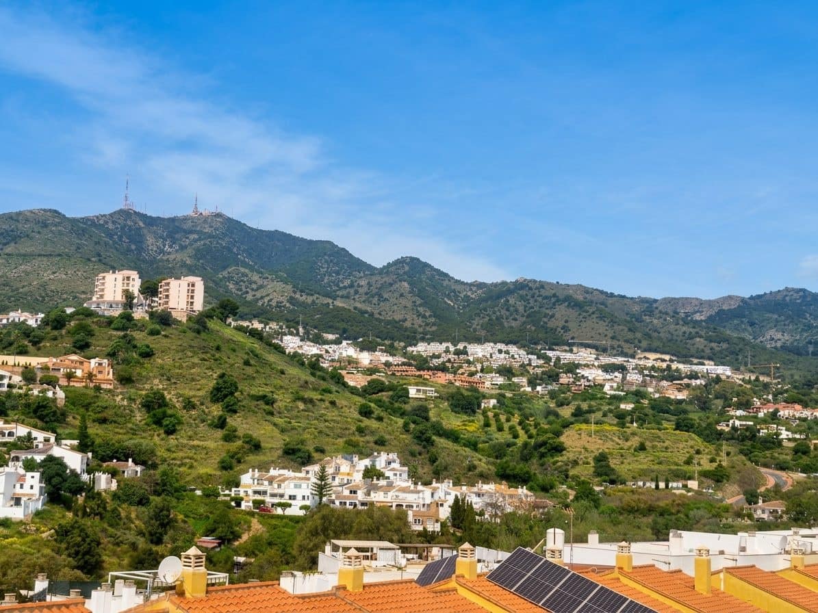 2 bedroom Apartment for sale in Torrequebrada with pool garage - € 285,000 (Ref: 9772861)