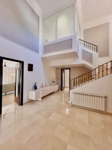 5 bedroom Villa for sale in Guadalmina, Marbella - € 1,580,000 (Ref: 9772878)