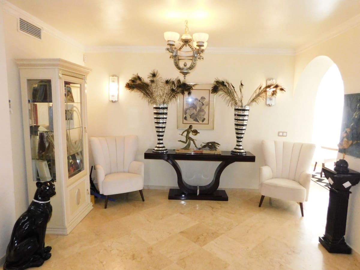 3 slaapkamer Penthouse te koop in Guadalmina - € 680.000 (Ref: 9772879)