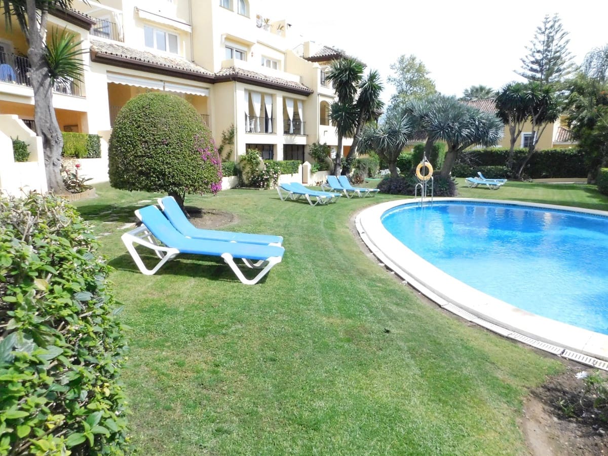 3 slaapkamer Penthouse te koop in Guadalmina - € 680.000 (Ref: 9772879)