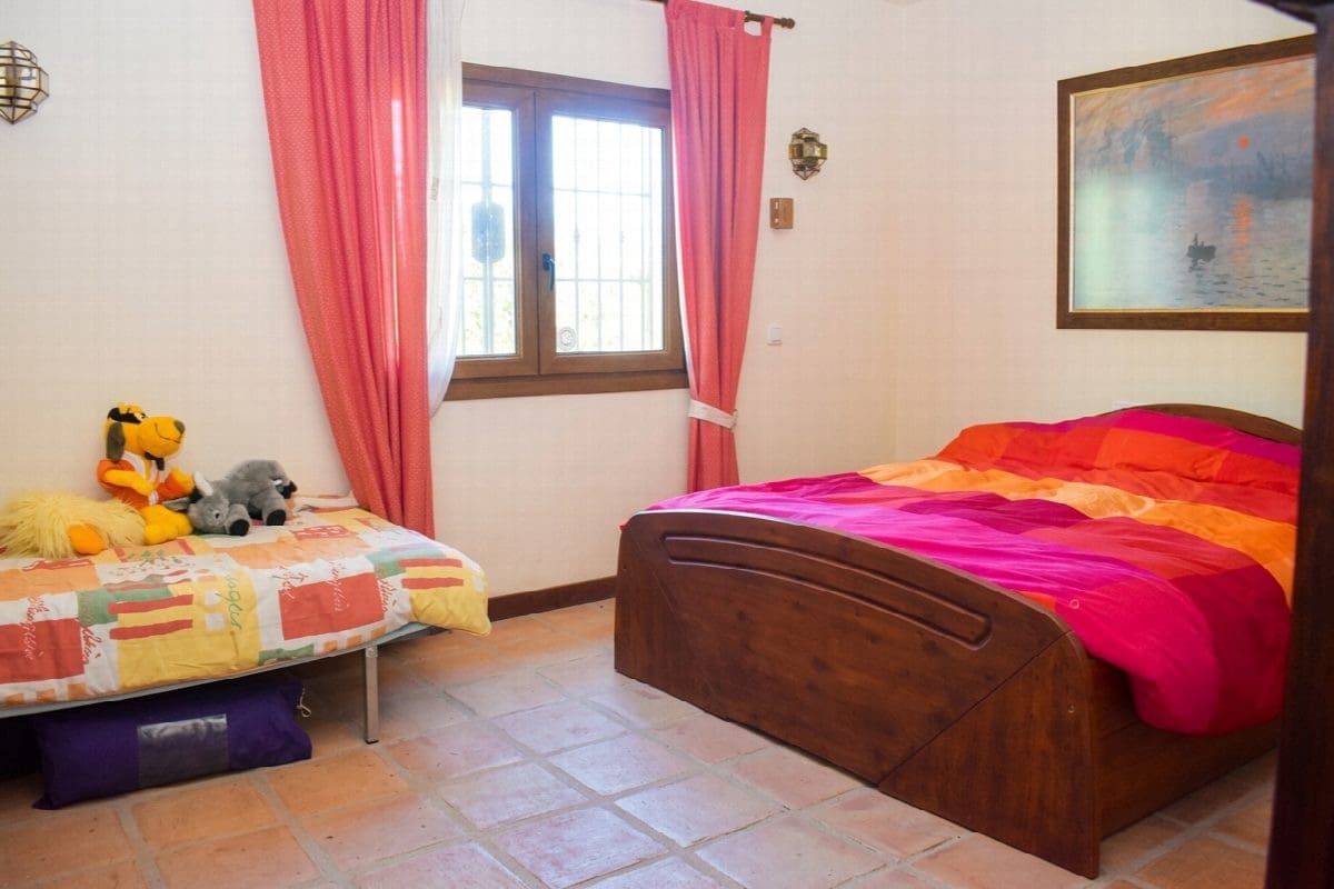 4 bedroom Villa for sale in Mijas with pool - € 1,195,000 (Ref: 9772880)