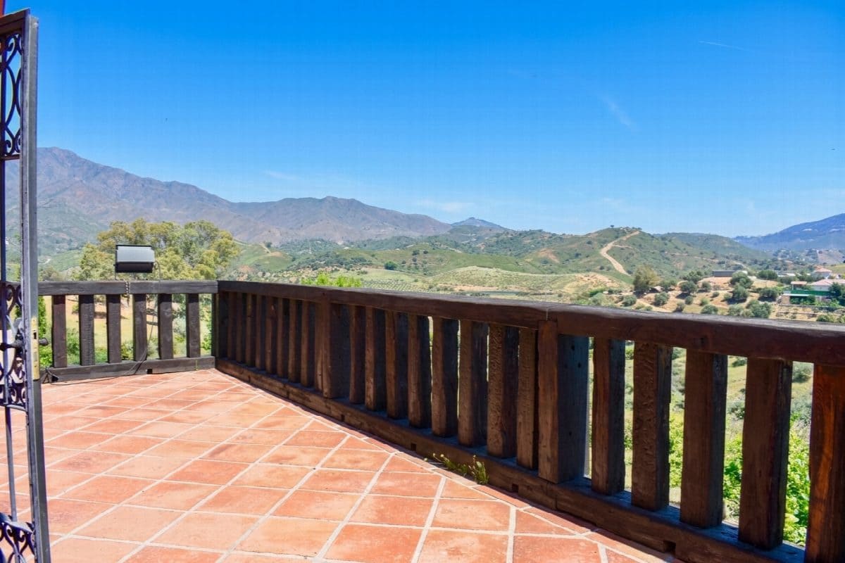 4 bedroom Villa for sale in Mijas with pool - € 1,195,000 (Ref: 9772880)
