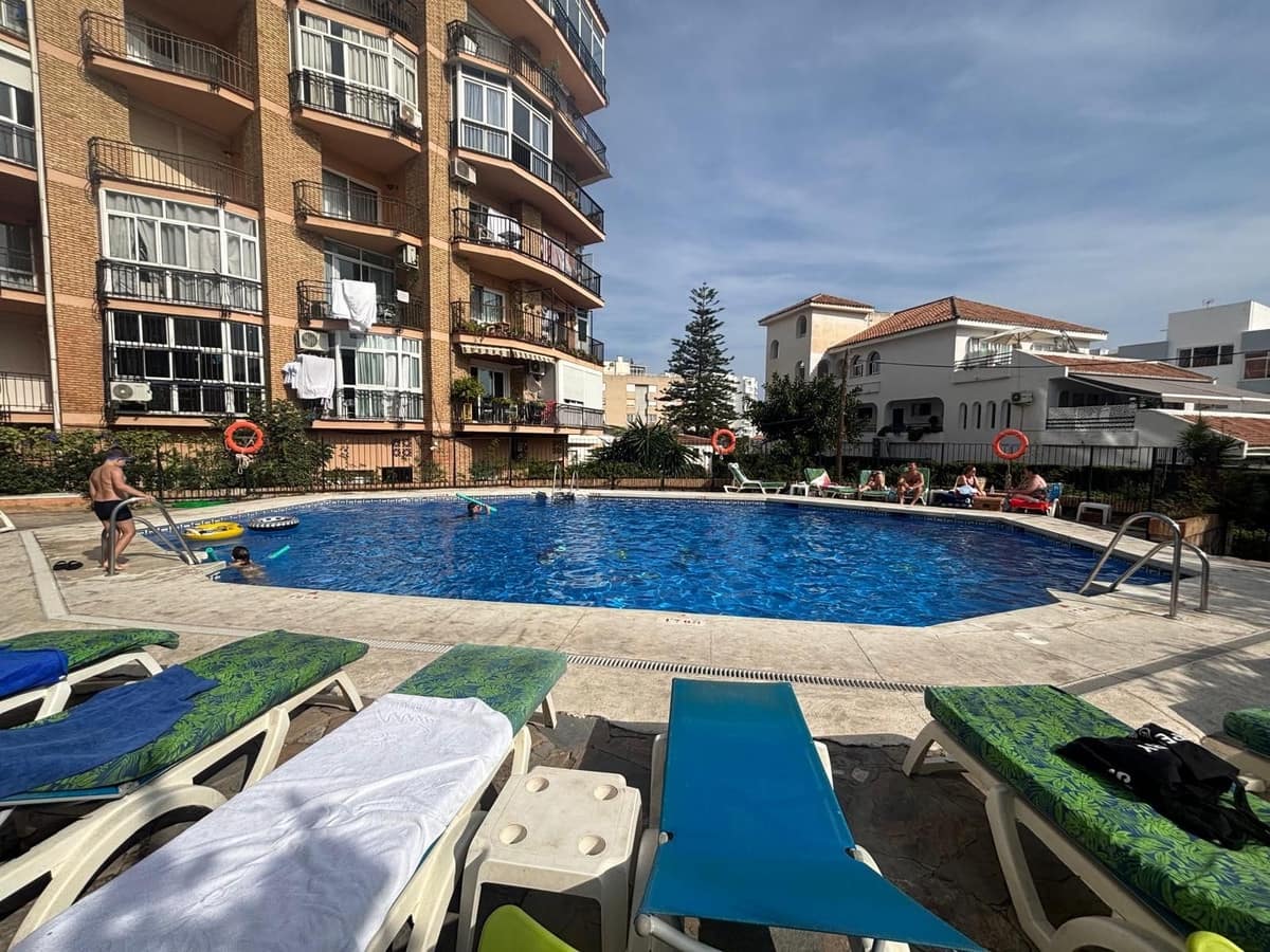 Appartement te koop in Benalmadena Costa met zwembad - € 170.000 (Ref: 9777925)