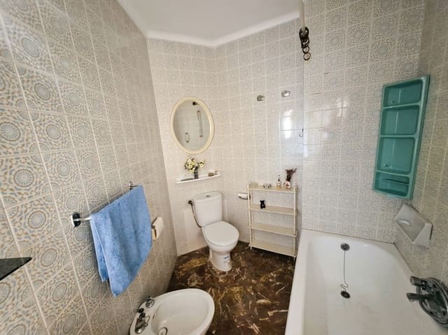 Apartment for sale in Benalmadena Costa, Benalmádena with pool - € 170,000 (Ref: 9777925)