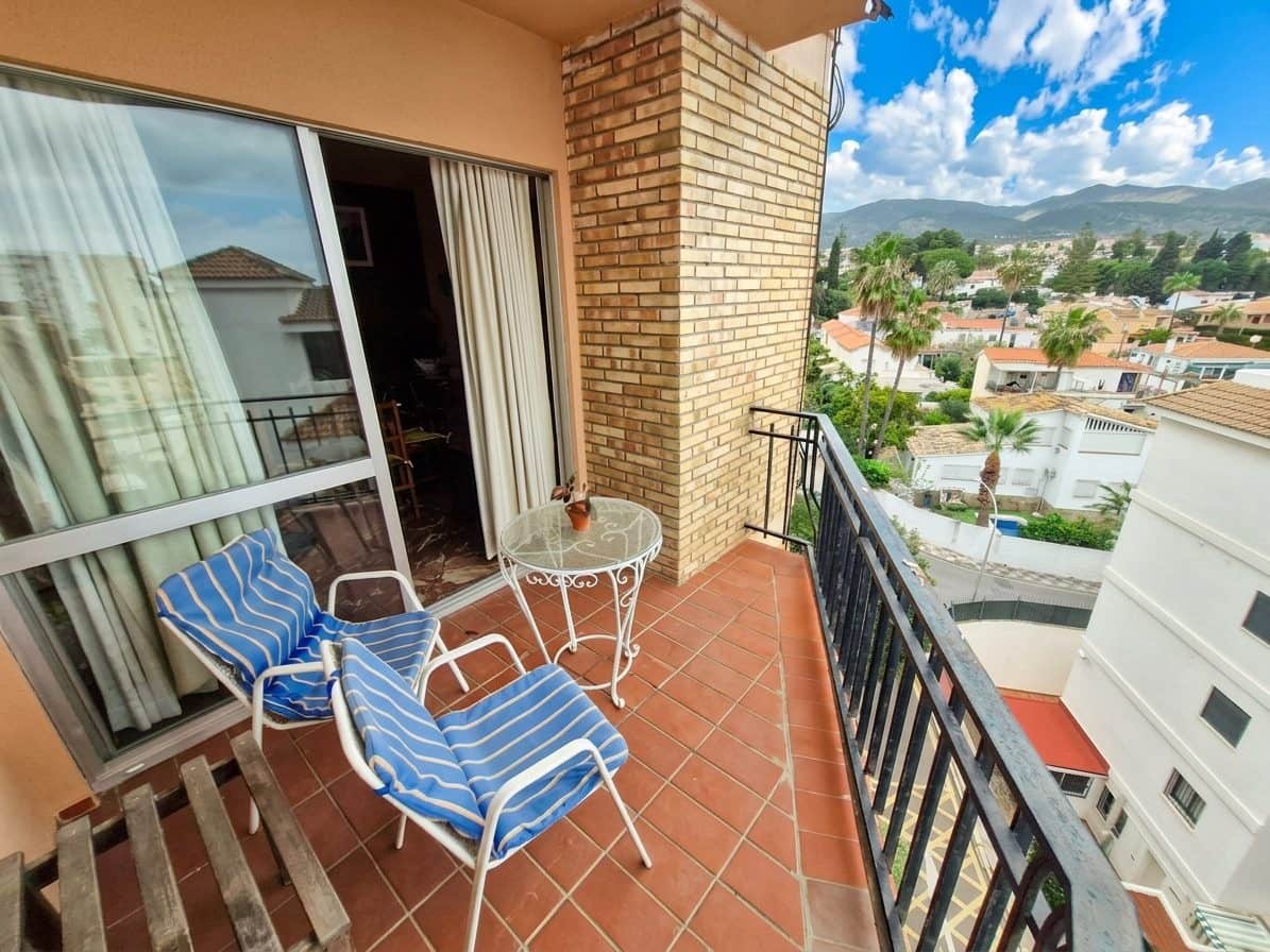 Apartment for sale in Benalmadena Costa with pool - € 170,000 (Ref: 9777925)