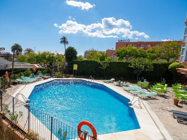 Apartment for sale in Arroyo de la Miel, Benalmádena with pool - € 170,000 (Ref: 9777926)